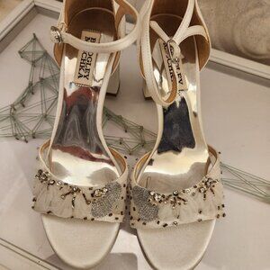 Badgley Mischka White/Silver Heeled Sandals. NWT. Size 6